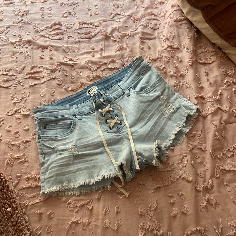 Brand new never worn Billabong shorts!!!